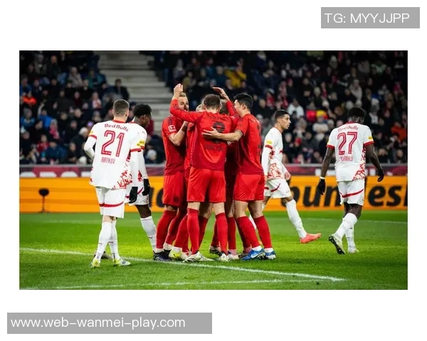 德甲巨人四强争霸战揭幕球迷期待精彩对决与历史新篇